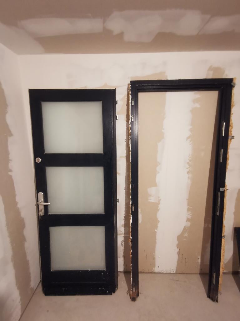 Porte d'entrée et châssis/fenêtre en bois méranti, Bricolage & Construction, Bricolage & Rénovation Autre, Utilisé, Enlèvement