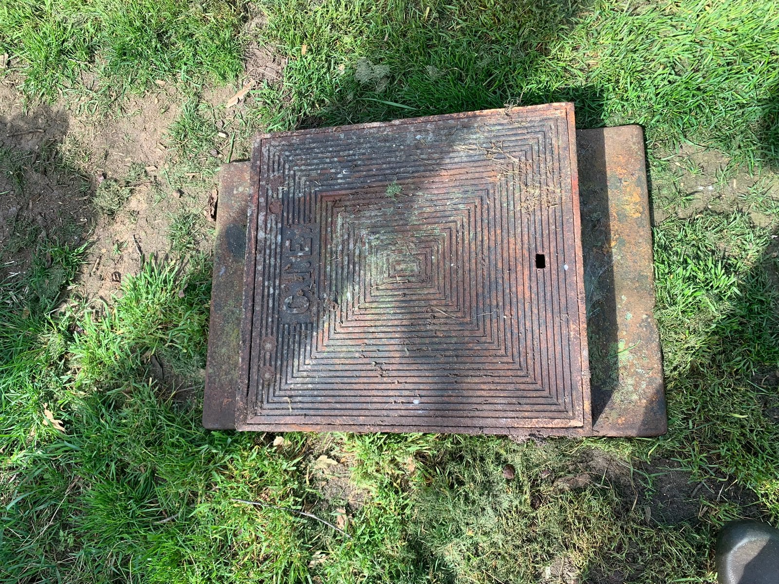 Zware verkeersputdeksel, Tuin en Terras, Ophalen, Zo goed als nieuw