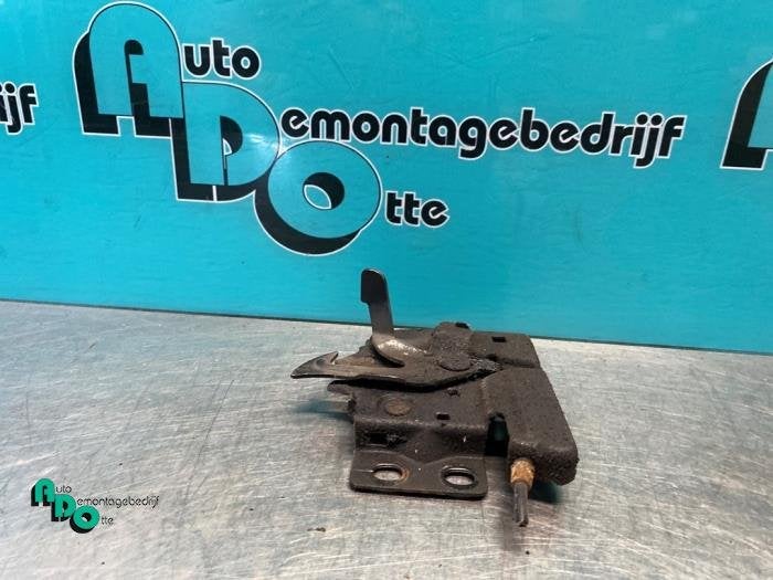 Mécanique de verrouillage capot d'un Honda HR-V (HR-V 99-), Honda, -, 3 mois de garantie, Utilisé