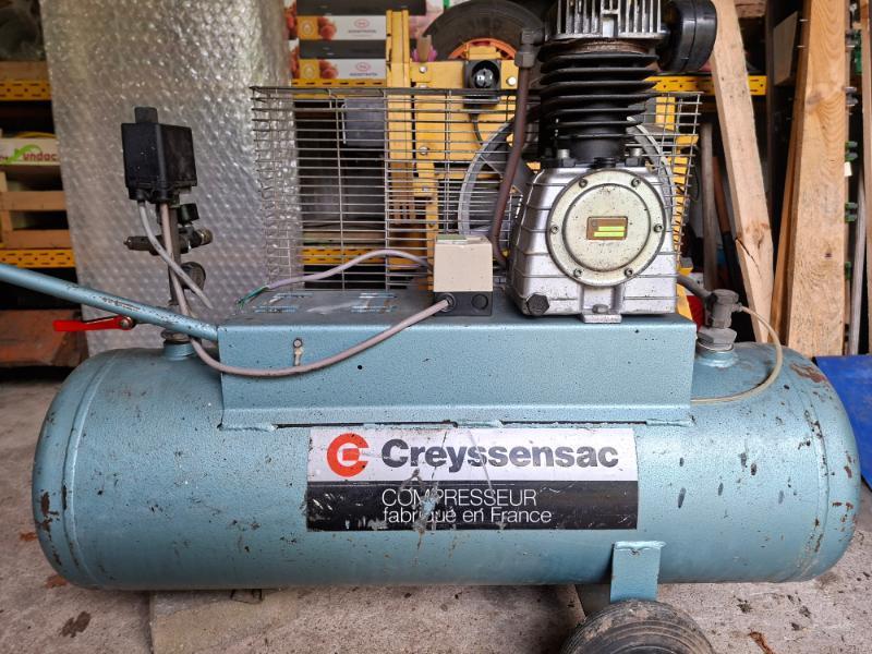 Compressor 100 liter tank, Doe-het-zelf en Bouw, Compressors, Ophalen, Gebruikt, 10 bar of meer