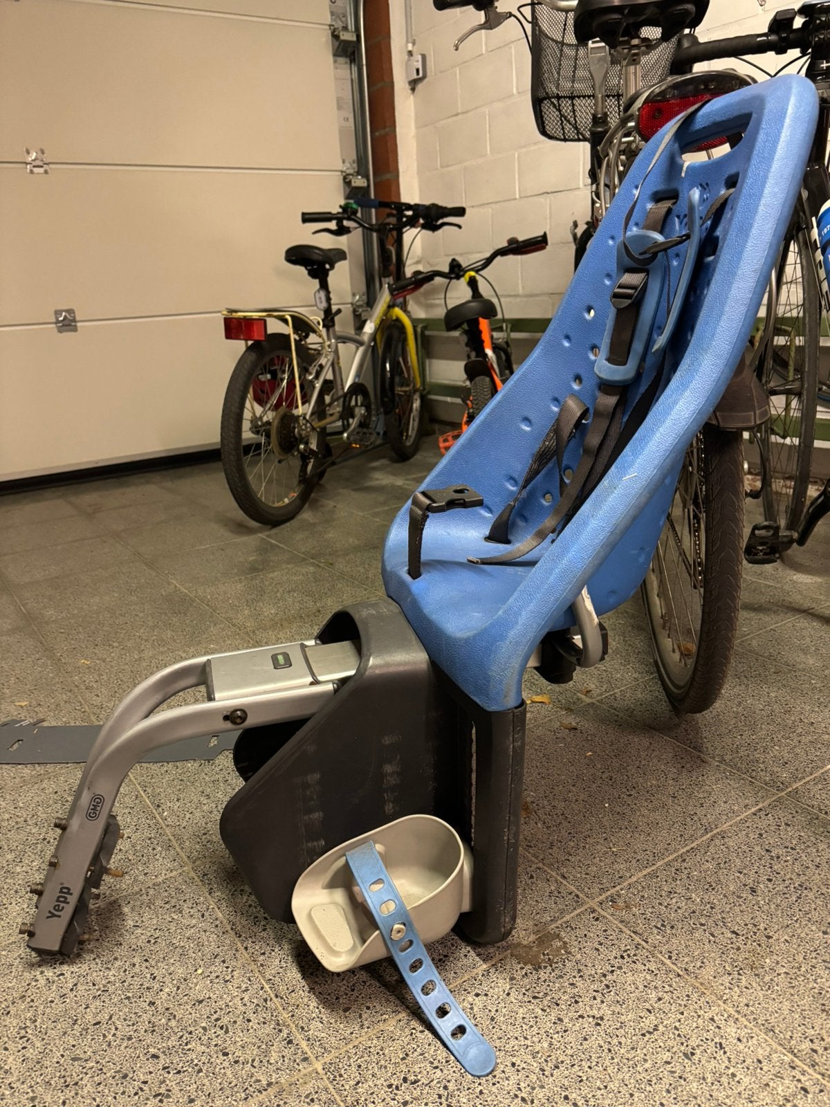 Kinderzitje YEPP, Ophalen, Gebruikt, Achterzitje, Voetsteuntjes