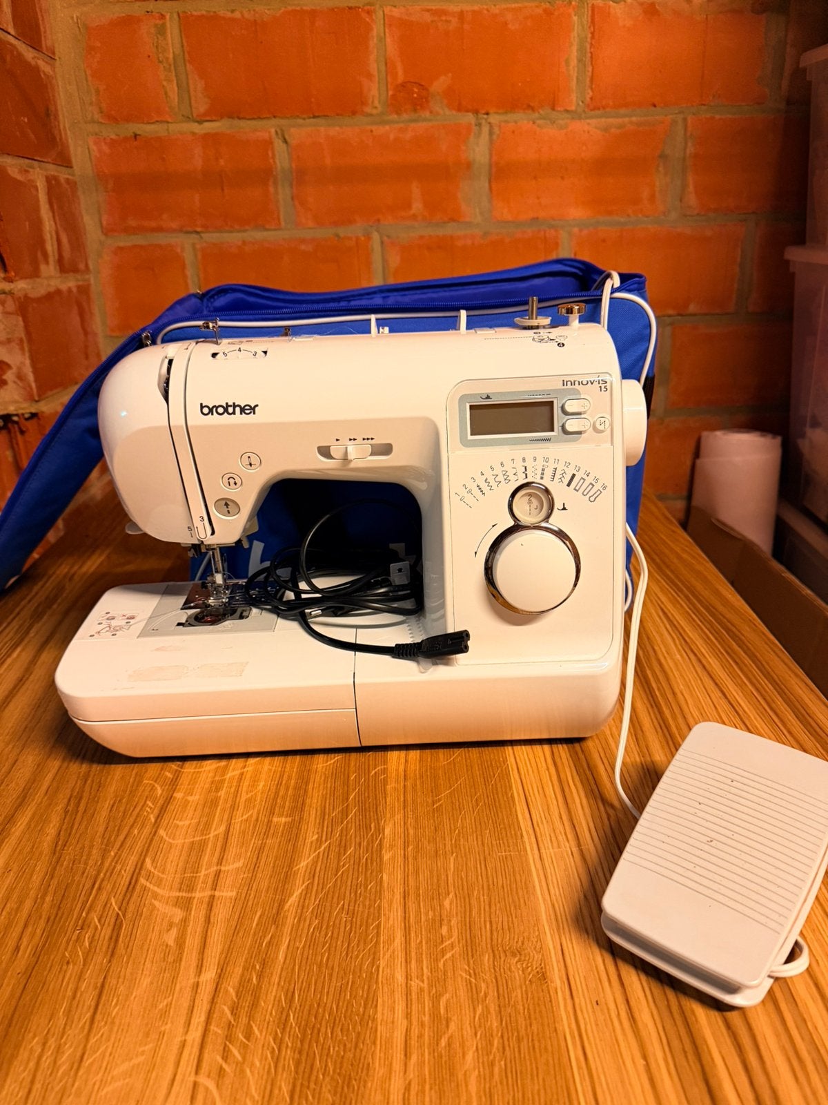Brother innovis 15 naaimachine, Hobby en Vrije tijd, Naaimachines en Toebehoren, Zo goed als nieuw, Naaimachine, Brother, Ophalen