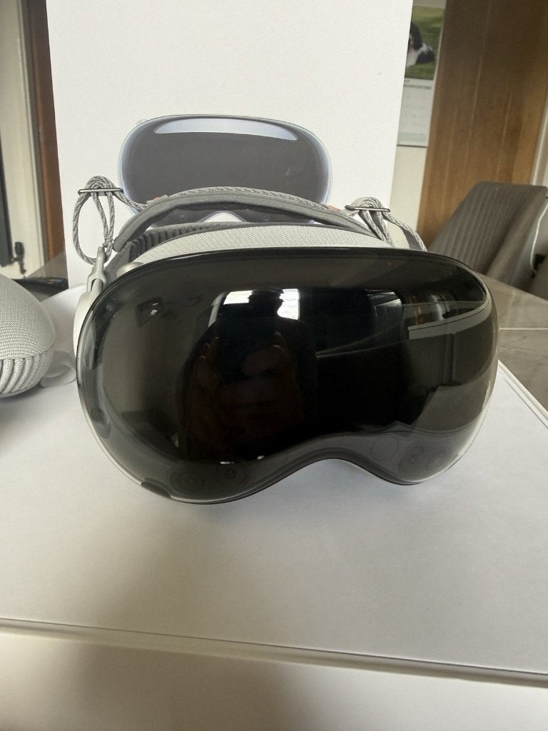 Apple Vision Pro 1 TB, compleet in doos, Games en Spelcomputers, Virtual Reality, Ophalen of Verzenden, Zo goed als nieuw
