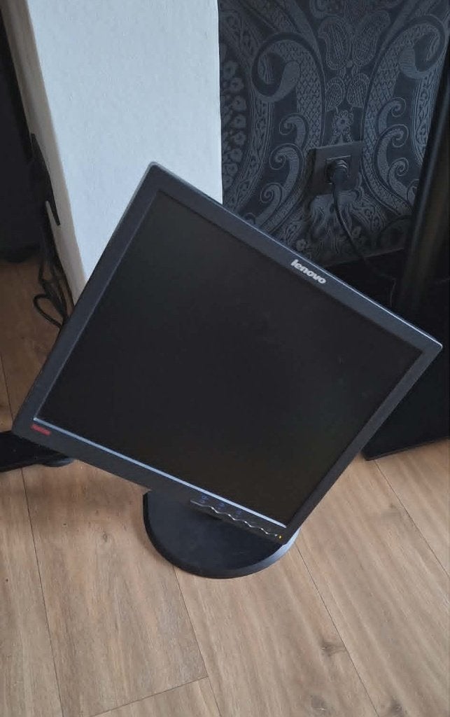 Lenovo monitor, Computers en Software, Monitoren, Ophalen, Gebruikt