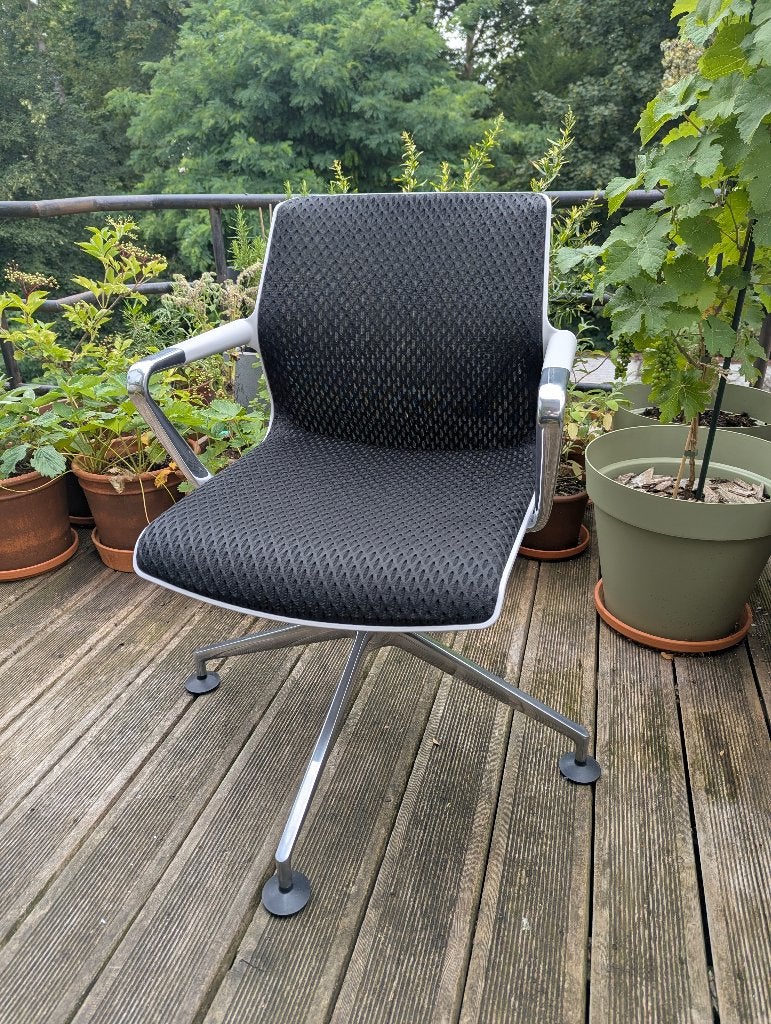 Vitra Unix-stoel, onderstel met 4 spaken, Ophalen, Zwart, Overige materialen, Zo goed als nieuw