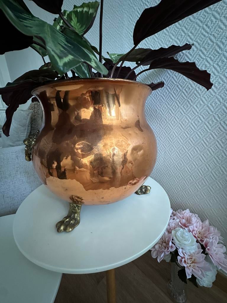Vintage Koperen Bloempot – Decoratieve Bloempot op Pootjes, Antiek en Kunst, Ophalen, Koper