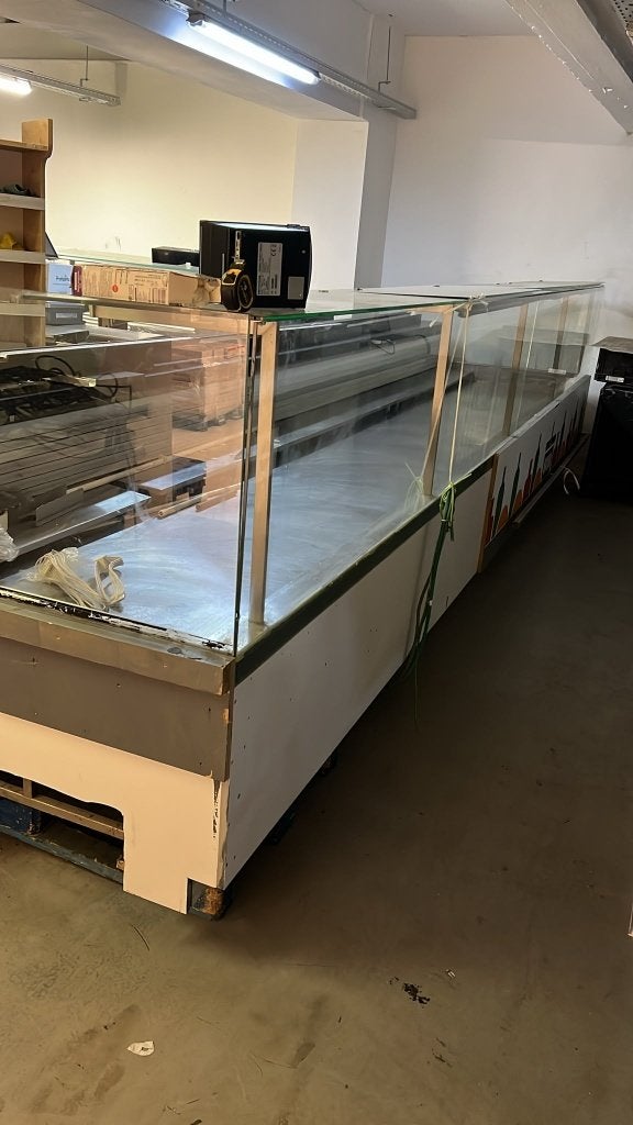Koeltoonbank 5,5 m met plaatkoeling, zonder motor, Ophalen