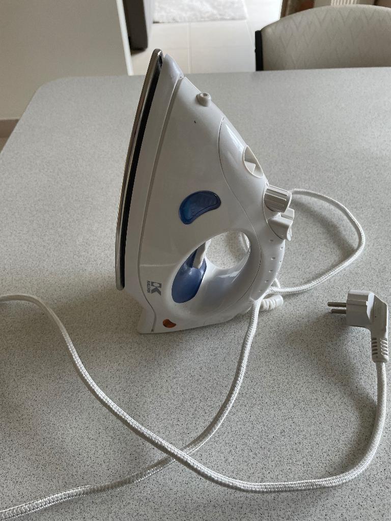 Strijkijzer, Elektronische apparatuur, Ophalen, Zo goed als nieuw, Strijkijzer met snoer