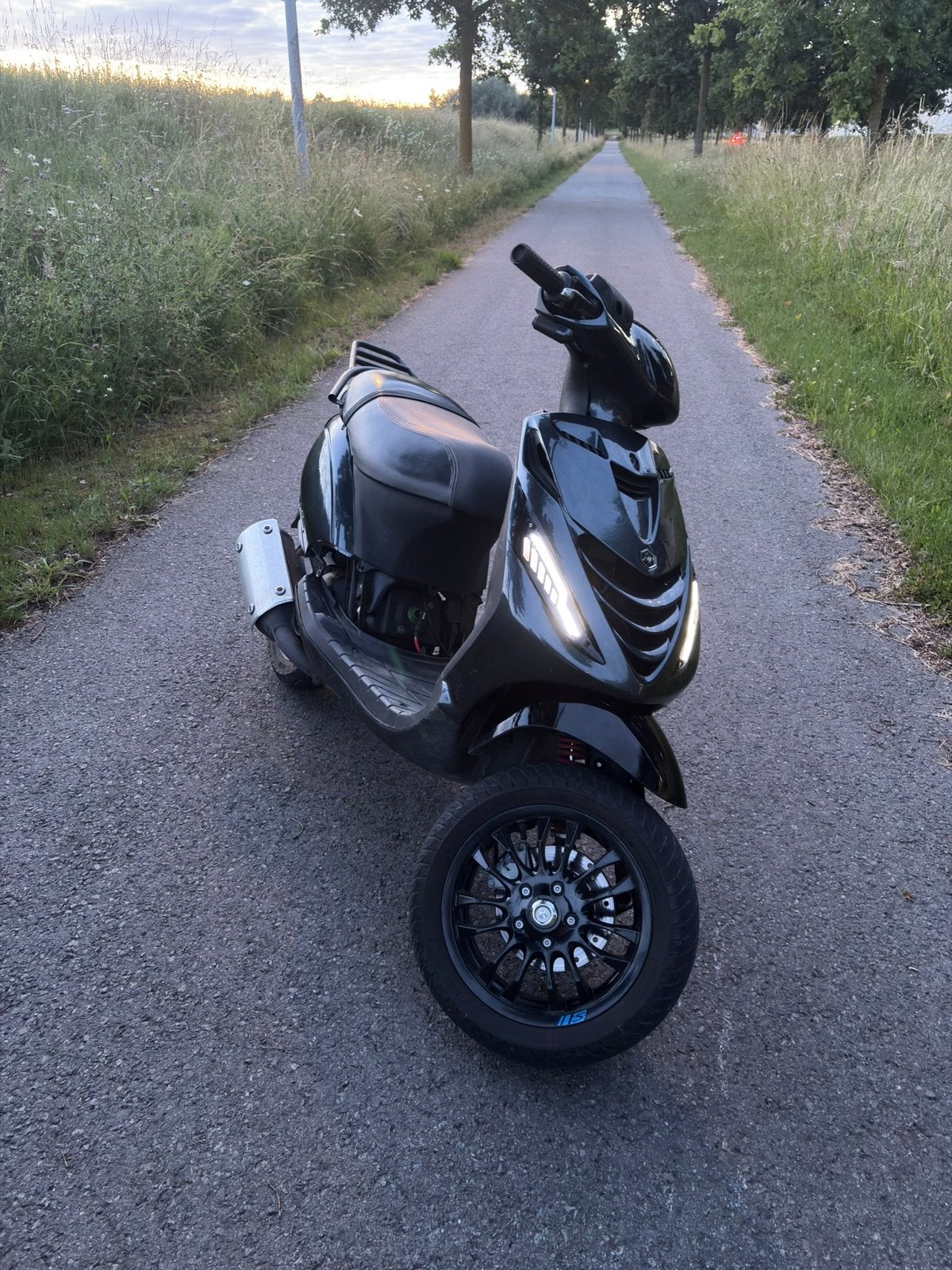 Piaggio zip 125cc, Ophalen, Zo goed als nieuw, Elektrisch, Zip