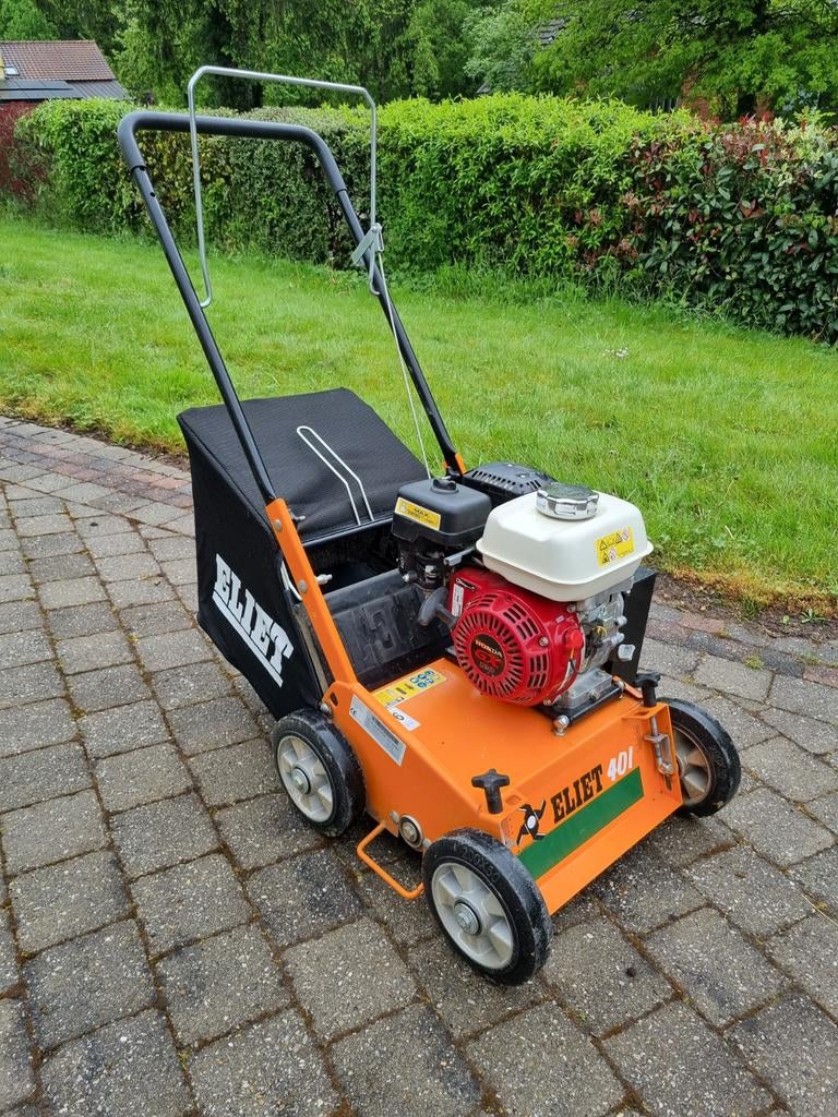 Te huur - Eliet E401 professionele verticuteermachine, Ophalen