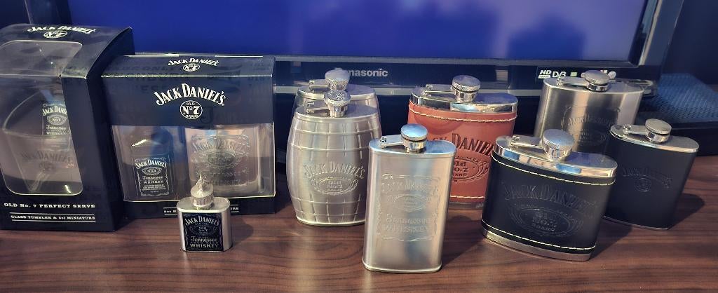 Jack Daniel's divers flasques, Collections, Collections Autre, Enlèvement, Comme neuf