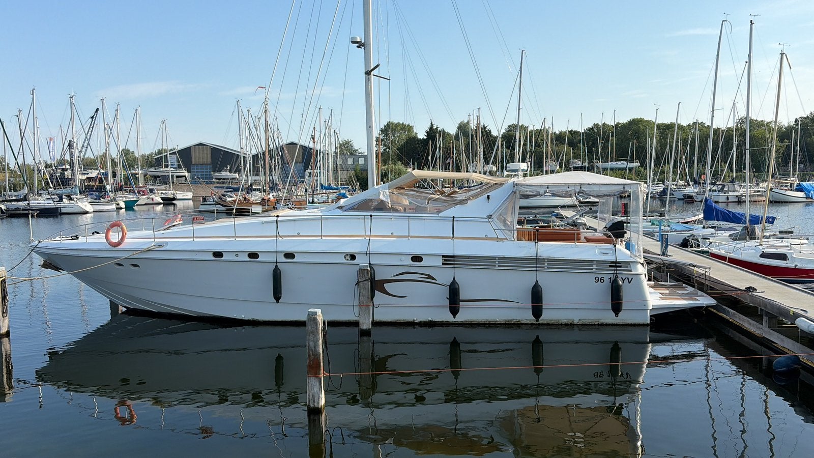 Leopard sport 18 meter motorjacht, Watersport en Boten, Motorboten en Motorjachten, Gebruikt, Polyester, Diesel, Binnenboordmotor