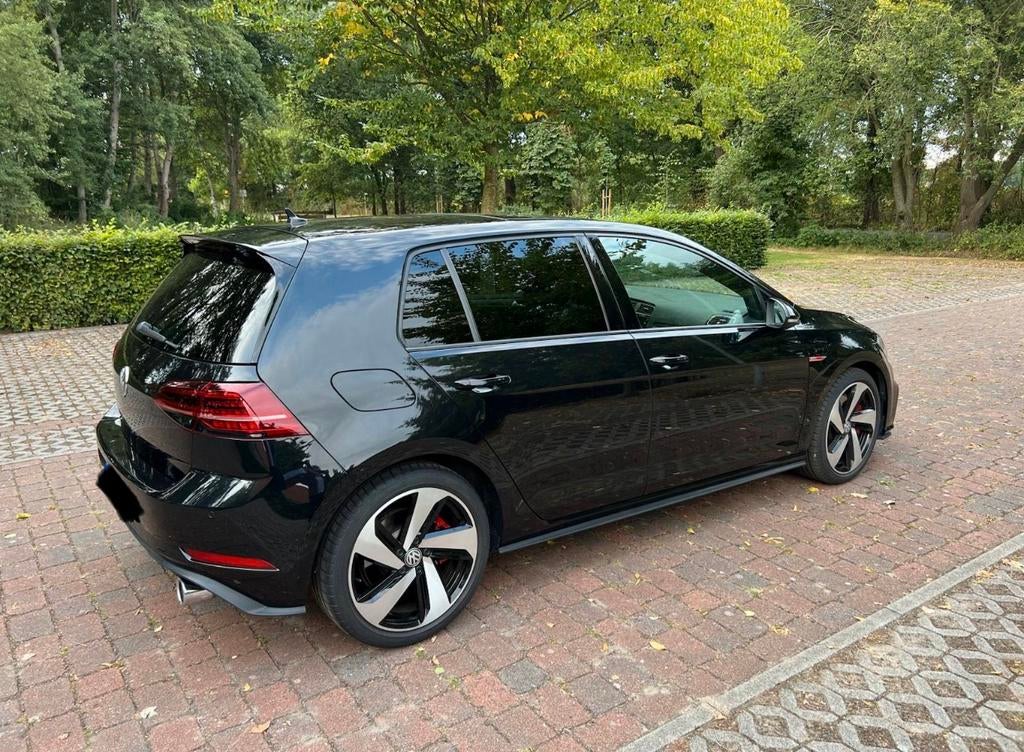 Volkswagen gti velgen milton keynes zomerbanden 225/40R18, Auto-onderdelen, Ophalen, 18 inch, Zomerbanden, Banden en Velgen