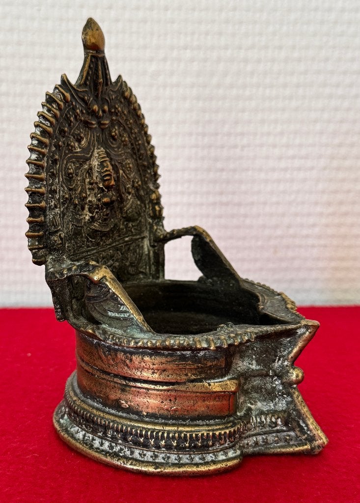Ancienne Lampe à Huile Indienne Lakshmi, Antiquités & Art, Art | Art non-occidental, Inde, Métal, Autres types, Enlèvement ou Envoi