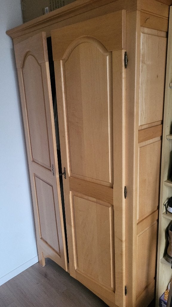 Oude kleerkast, Ophalen, Met deur(en), Gebruikt, 100 tot 150 cm