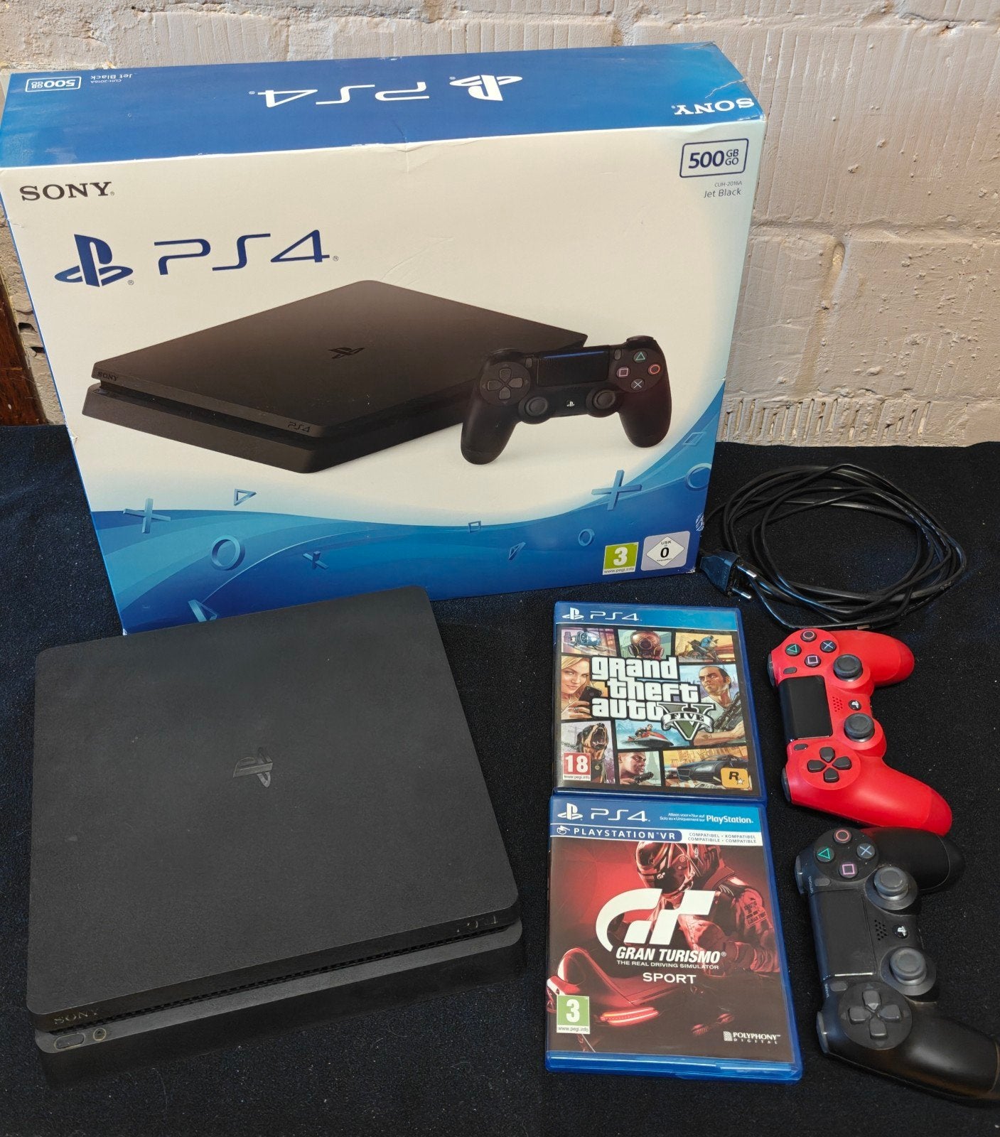 PS4 Slim 500GB + 2 controllers + 2 games, Met 2 controllers, Ophalen of Verzenden, Slim, 500 GB