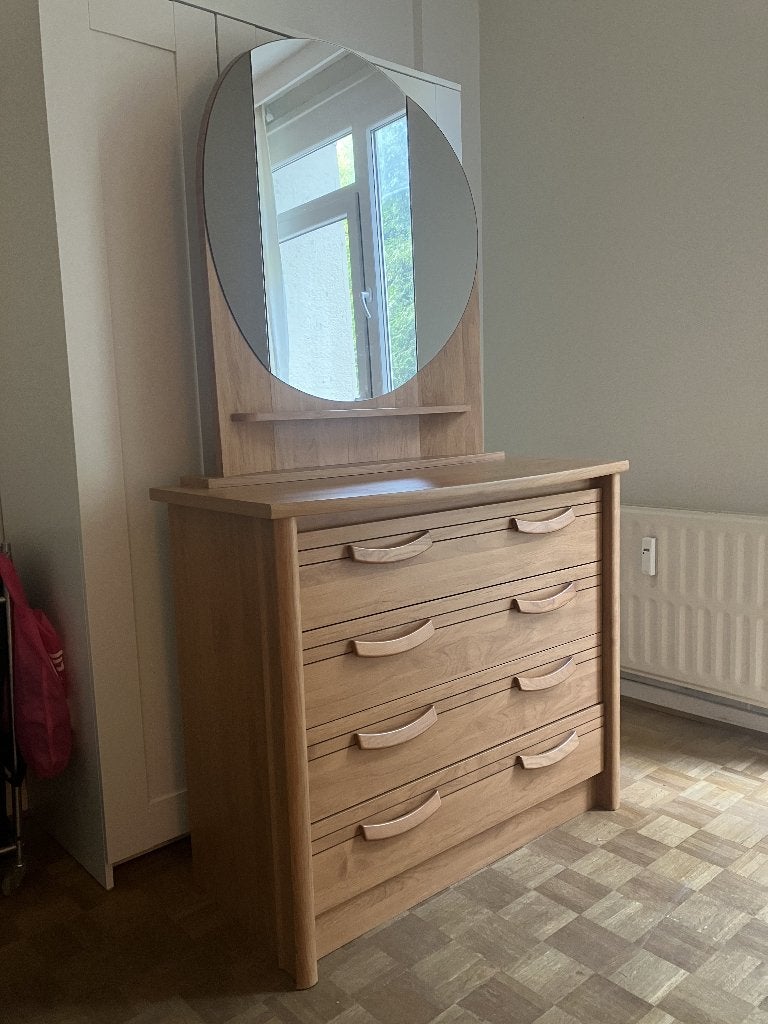 SET Coiffeuse + Commode + 2 tables de chevet (marque GAMI), Huis en Inrichting, Slaapkamer | Complete slaapkamers, Ophalen, Gebruikt