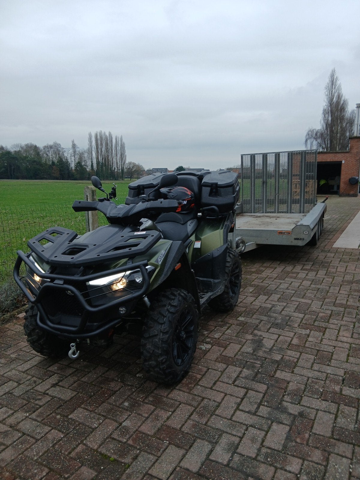 kymco 700 met 3 werktuigen te koop, Motoren, Quads en Trikes