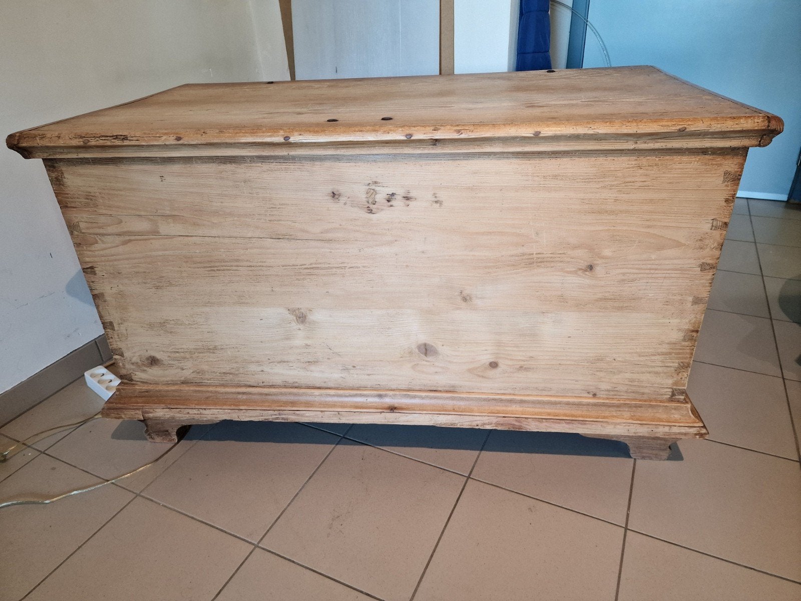 Coffre ancien en bois massif, Enlèvement, Utilisé, Pin