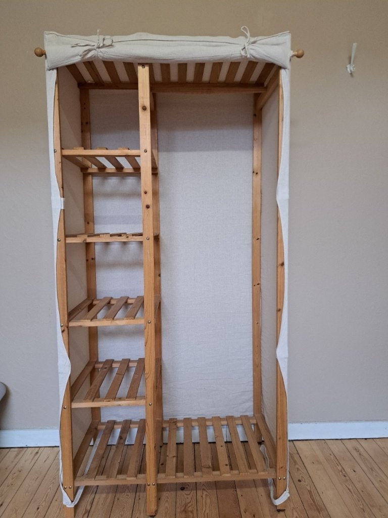 praktische, stevige en lichte kledingkast, Ophalen, Gebruikt, Met plank(en), 50 tot 100 cm