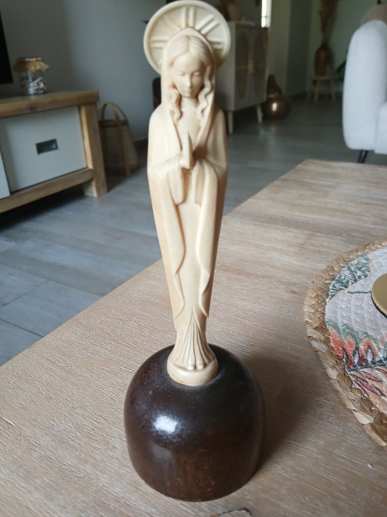 Vintage beeldje, Enlèvement