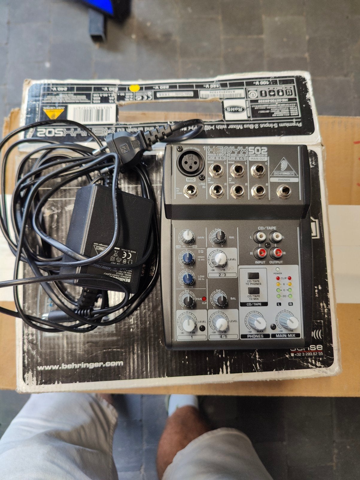 Behringer Xenyx 502, Enlèvement