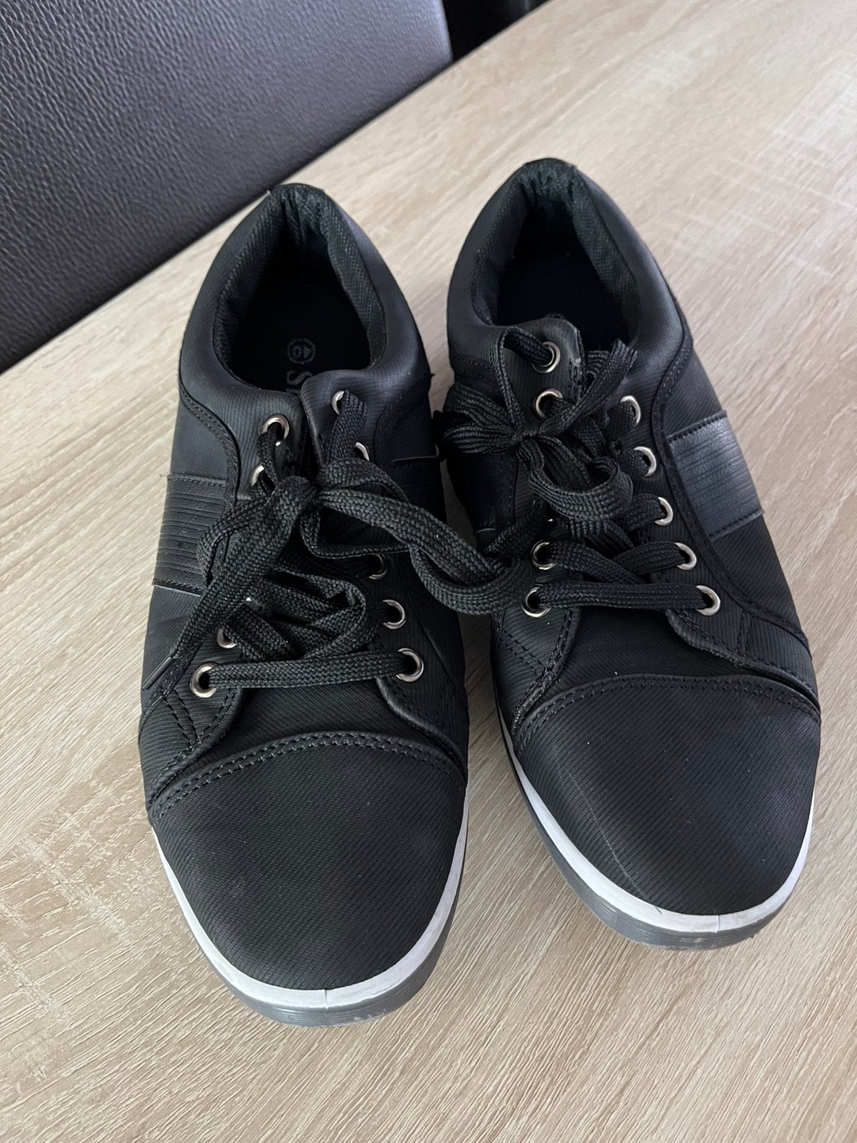 Baskets noires. Taille 40, Enlèvement, Comme neuf, Baskets