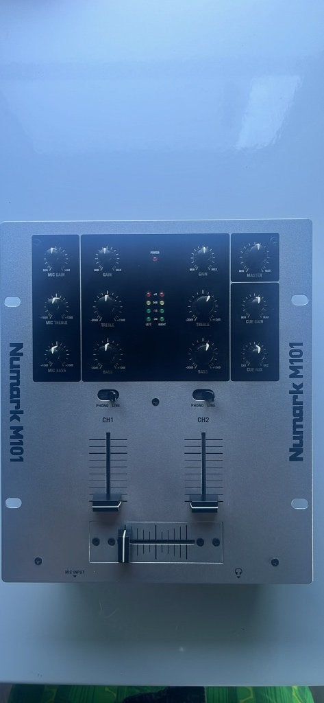 Numark M101 2kanaals mixer, Ophalen