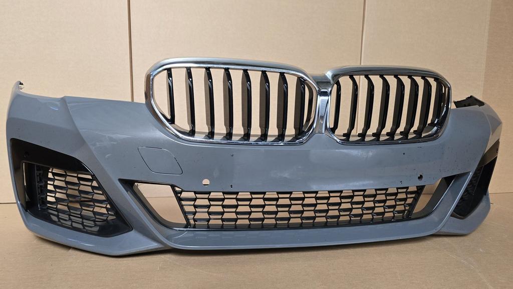 Voorbumper BMW 5 Serie G30 G31 LCI M PAKKET 51118098644 PDC, Gebruikt, -, Voor, Ophalen of Verzenden