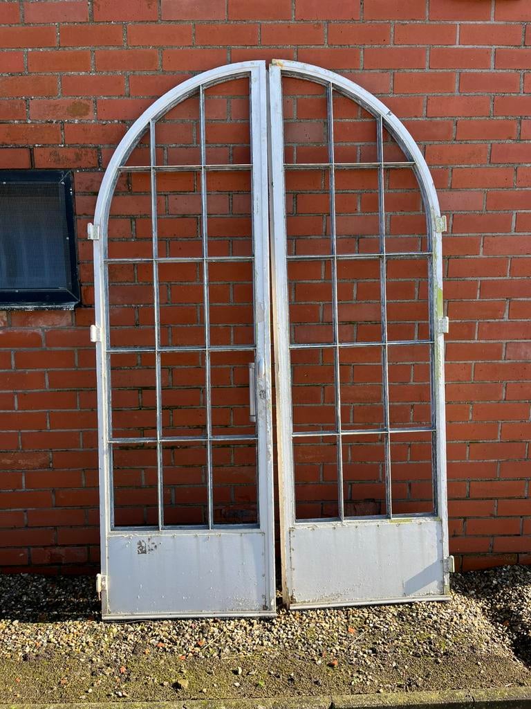Antieke gietijzeren ronde buitendeur, Porte extérieure, Enlèvement, Utilisé, 215 cm ou plus