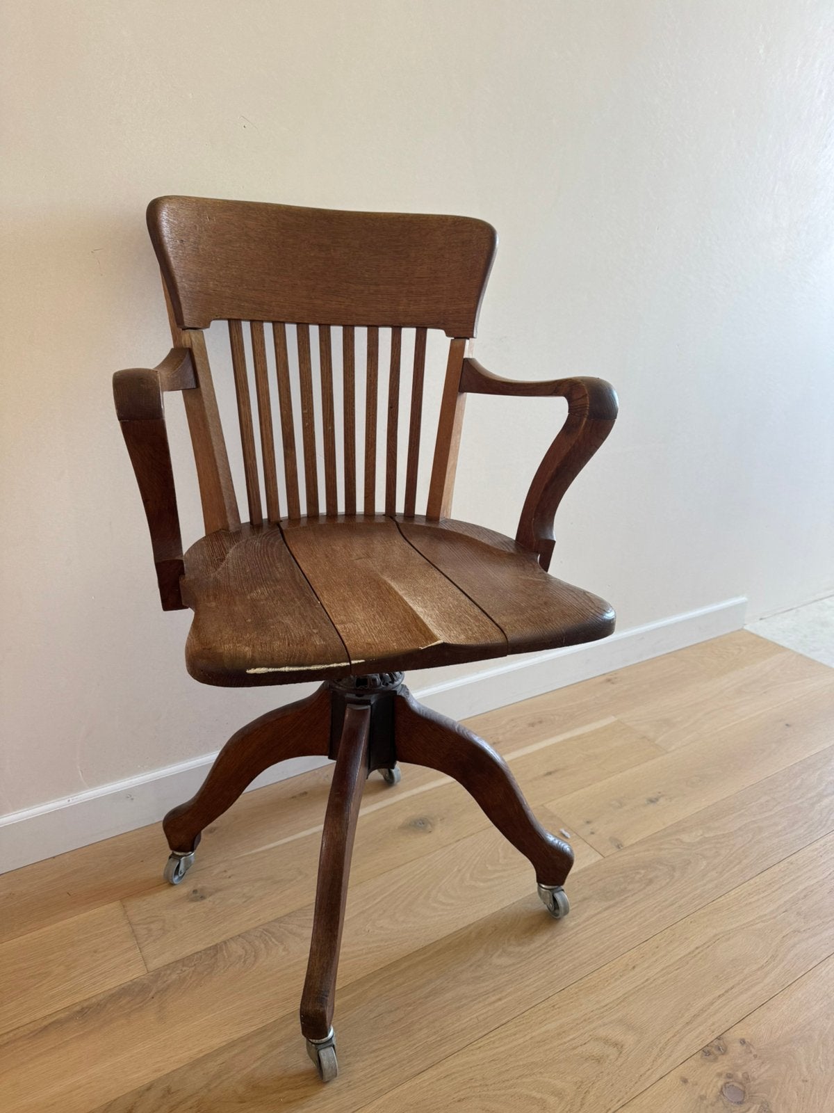 Authentieke Vintage Houten Draaibureaustoel – Massief Hout, Ophalen