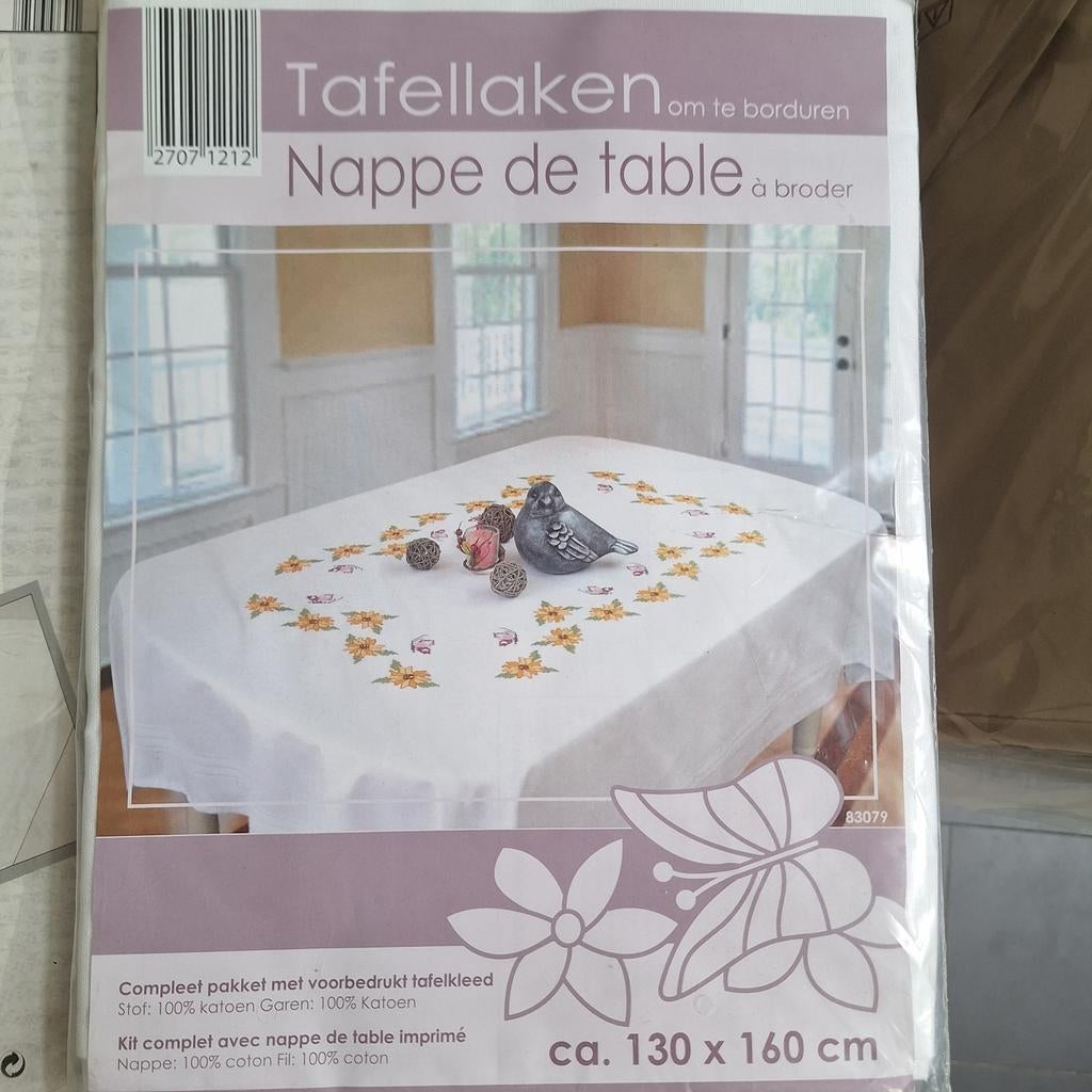 Tafellakens om te borduren., Hobby en Vrije tijd, Scrapbooking, Ophalen