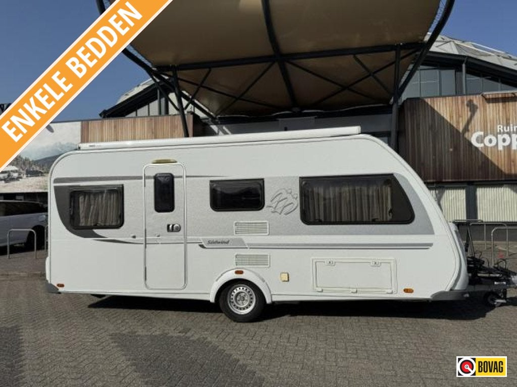 Knaus Sudwind 500 EU, Jusqu'à 4, Poêle, 5 à 6 mètres, Lit dans la longueur