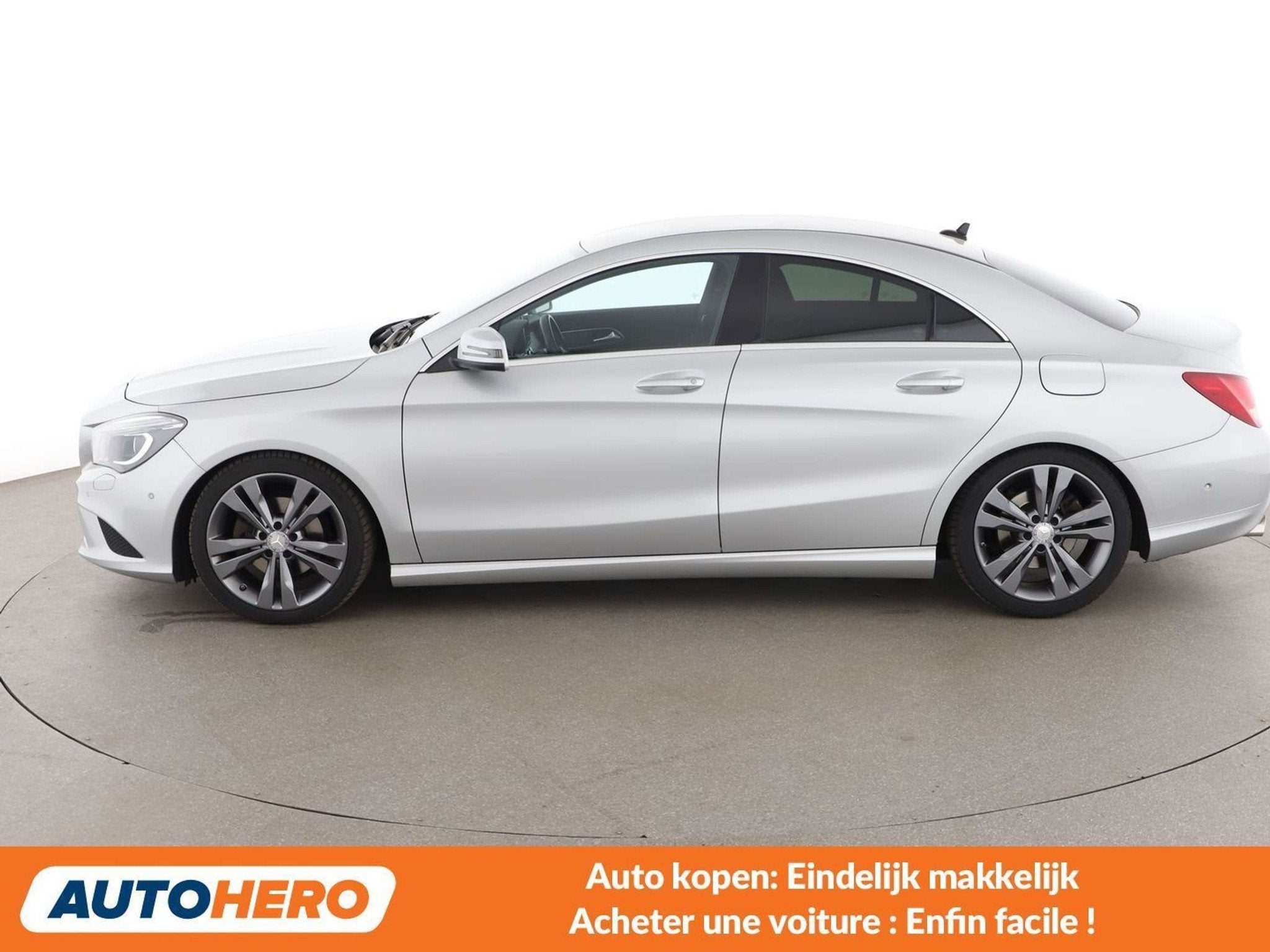 Mercedes-Benz CLA-Klasse 180 CLA 180 Urban (bj 2015), 122 pk, Gebruikt, Zwart, 1595 cc