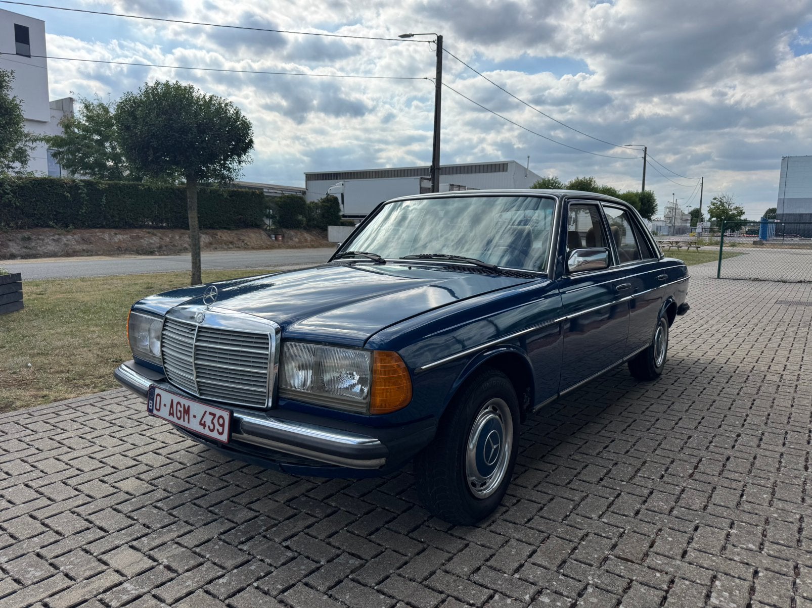 Mercedes-Benz 240D W123 – 1984 – Gekeurd – Zeer mooie staat, Beige, Blauw, 5 deurs, Particulier
