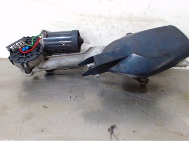 MOTEUR + TRINGLERIE ESSUIE GLACE AVANT E (W210), Robert Bosch AG, Mercedes-Benz, Utilisé, Robert-Bosch-Allee 1
74232  Abstatt, DE