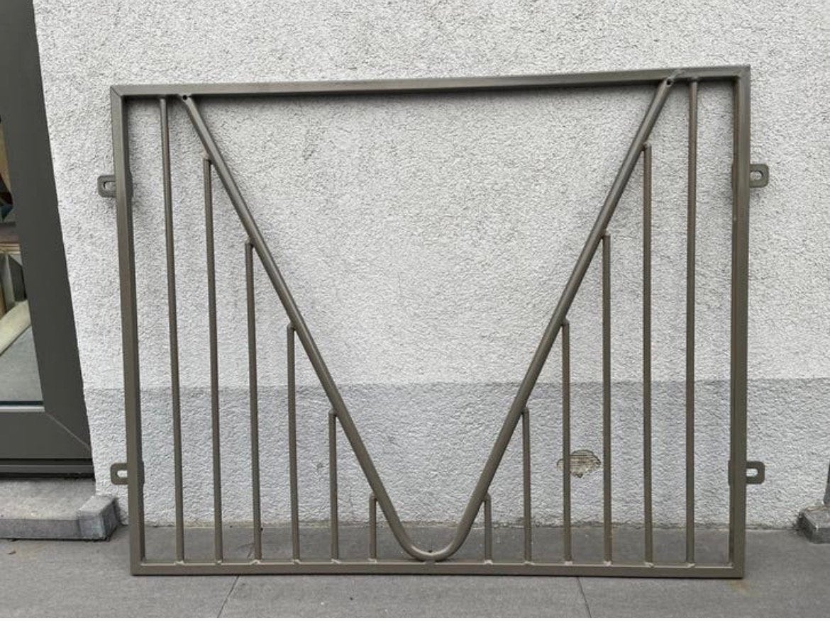 Weefrek, Stalling
