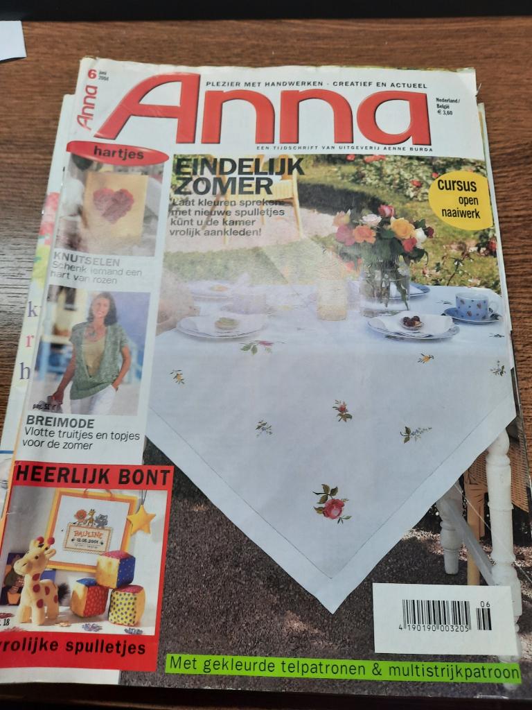 Tijdschrift " ANNA " Juni 2004, Hobby en Vrije tijd, Borduren en Borduurmachines, Ophalen of Verzenden, Gebruikt, Handborduren