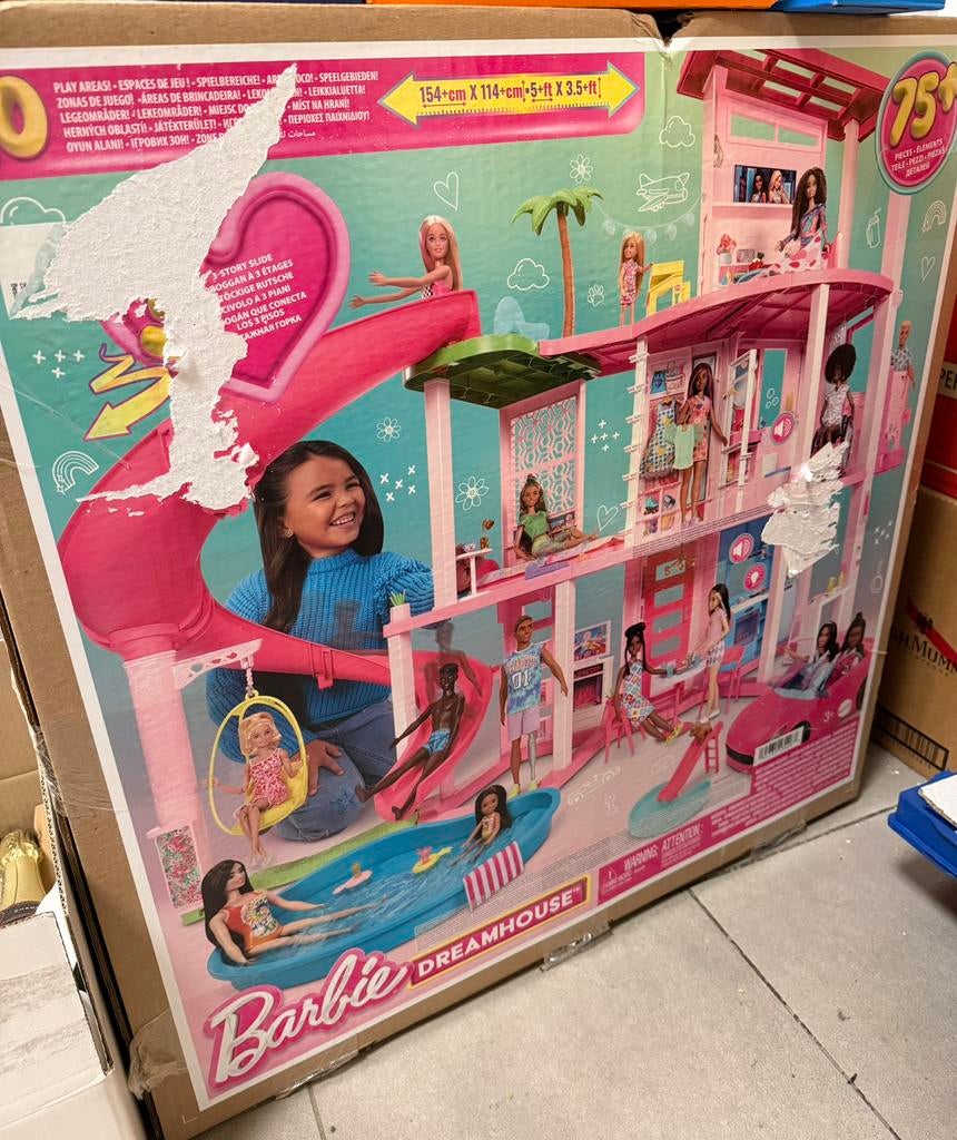 Barbie Dreamhouse nieuw in doos, Enfants & Bébés, Jouets | Maisons de poupées, Comme neuf, Enlèvement