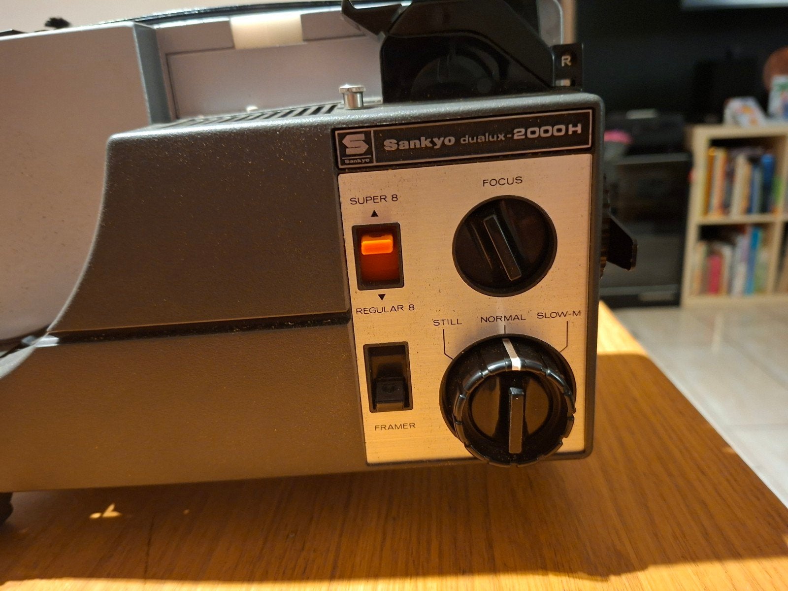 8mm film projector Sankyo, Enlèvement