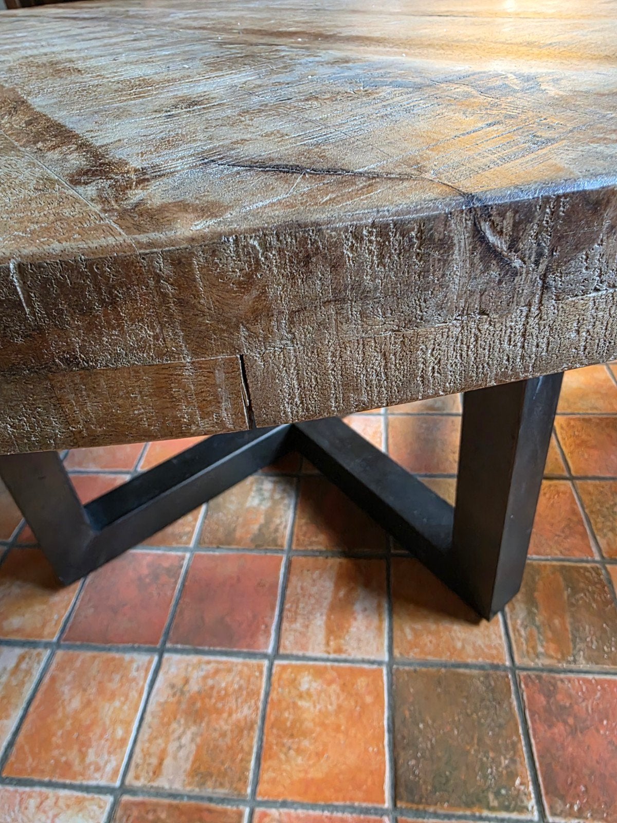 Table de salle à manger ronde robuste, Maison & Meubles, Landelijk/industrieel, Rond, Autres essences de bois, Comme neuf