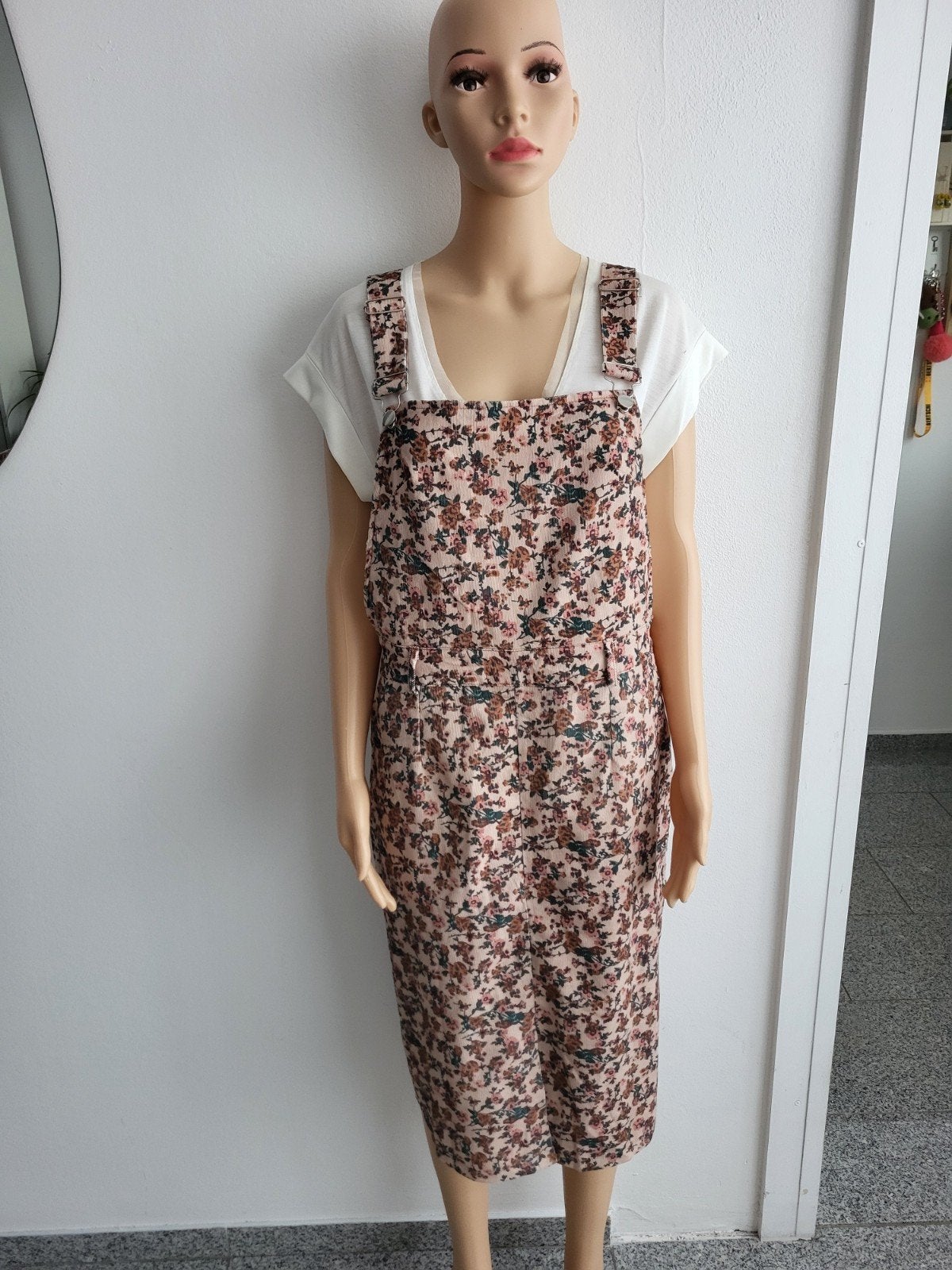Bloemen Salopette Jurk / Tuinjurk – Maat 42 – Zeer goede sta, Kleding | Dames, Jurken, Ophalen of Verzenden, Maat 42/44 (L)