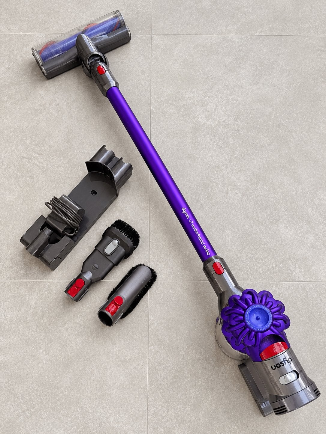 Dyson V7 Motorhead Extra met accessoires, Enlèvement, Comme neuf, Aspirateur balai, Dyson