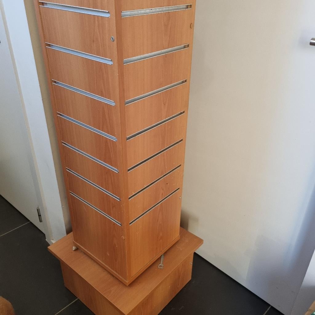 Roterende presentatie blok, Ophalen