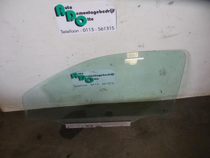 Vitre portière 2portes gauche d'un Opel Corsa (Corsa C 00-), -, Opel, Utilisé, -
