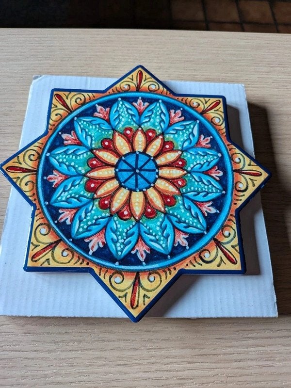 Sous plat multicolore en céramique. neuf, Enlèvement, Neuf, Multicolore