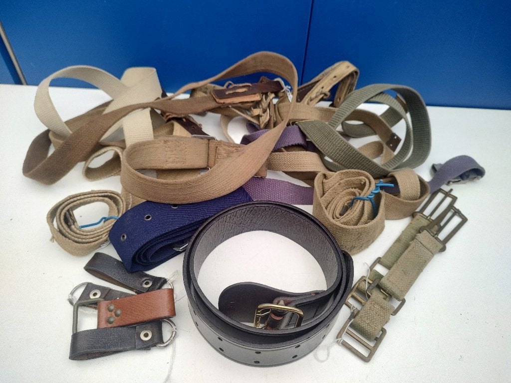 Lot riemen allerlei, Collections, Objets militaires | Général, Enlèvement ou Envoi