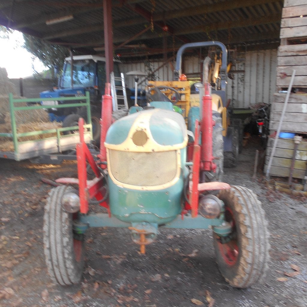 TRAKTOR DEUTZ D 40 MET PAPIEREN EN HEFTMAST EN STEUNEN VOOR, Articles professionnels, Deutz - Fahr, Jusqu'à 80 ch, 5000 à 7500