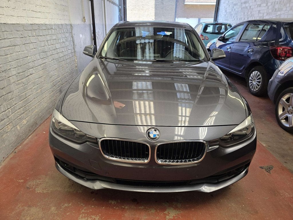 BMW 3 Serie 318 318d Touring Automatique (bj 2017), Auto's, BMW, Automaat, 4 cilinders, https://public.car-pass.be/vhr/e297ff2b-54ac-4812-9816-0674bec612fe