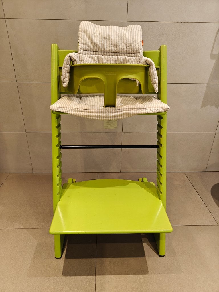 Stokke Tripp Trapp + newborn set + baby set + tafelblad, Ophalen, Gebruikt, Meegroeistoel, Gordel(s)